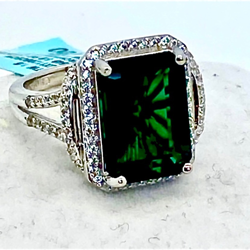 Emerald And White Sapphire Ring! 7